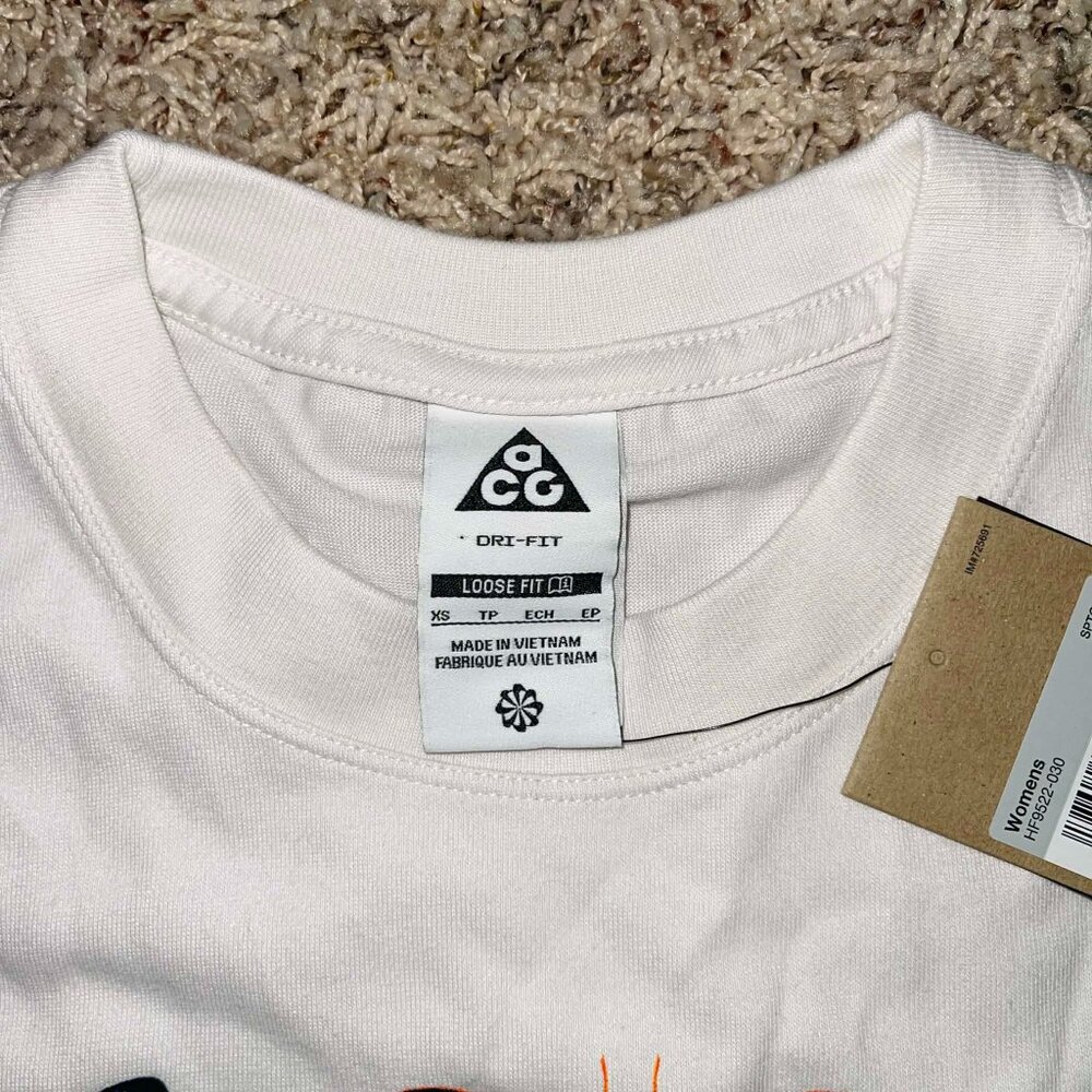 Nike ACG Women's Dri-FIT Butterfly Crop T-Shirt Phantom HF9522-030 Size XS (New) - Picture 5 of 16
